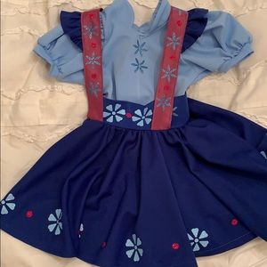 Custom made Elsa (Frozen) dress. Girls size 5/6.